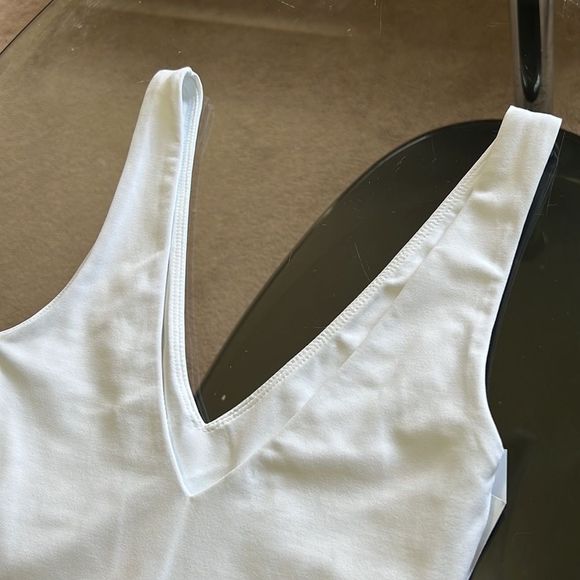 Aritzia Contour V-Neck Bodysuit - Picture 7 of 7